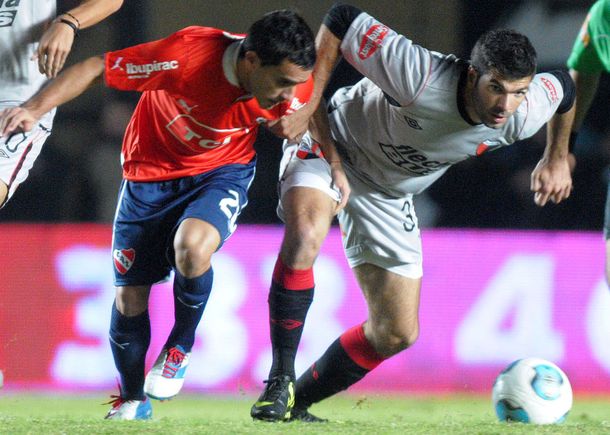 El Rojo se despidió de Primera con un empate ante Colón