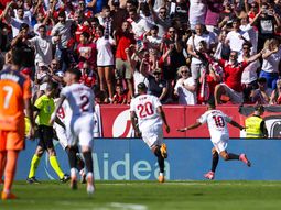 Sevilla goleó 4-1 al Barcelona y Matías Almeyda se llevó todos los elogios