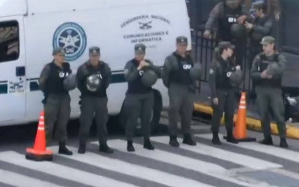 Megaoperativo en el Congreso: vallas, camiones hidrantes y muchos efectivos por la marcha de jubilados