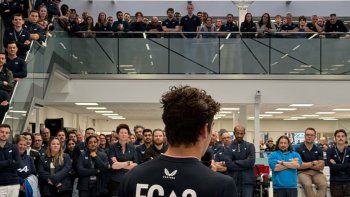 colapinto reforzo lazos en alpine con una visita a la fabrica en enstone: un equipo colapinto reforzo lazos en alpine con una visita a la fabrica en enstone: un equipo