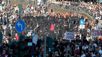 la policia reprimio una protesta de activistas anti g-20 en hamburgo la policia reprimio una protesta de activistas anti g-20 en hamburgo