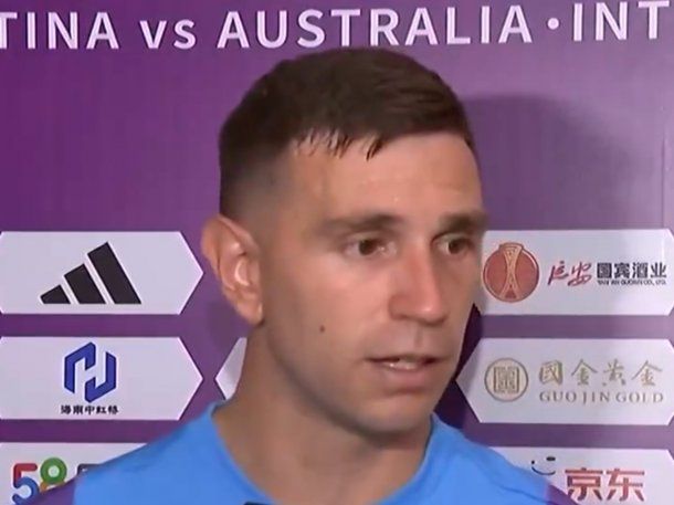 Dibu Martínez opinó sobre la posible ausencia de Lionel Messi en el Mundial 2026