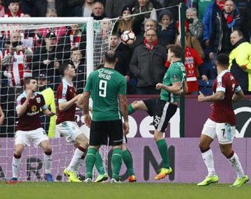El cabezazo goleador llegó cuando faltaba un minuto para el final del partido