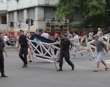 Policías de la Bonaerense piden $12.500 de bolsillo