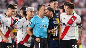 estallo la polemica: la jugada que si sanciono herrera y que desde river denuncian que expone al arbitro