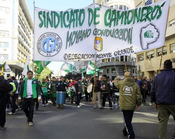 En medio de la interna