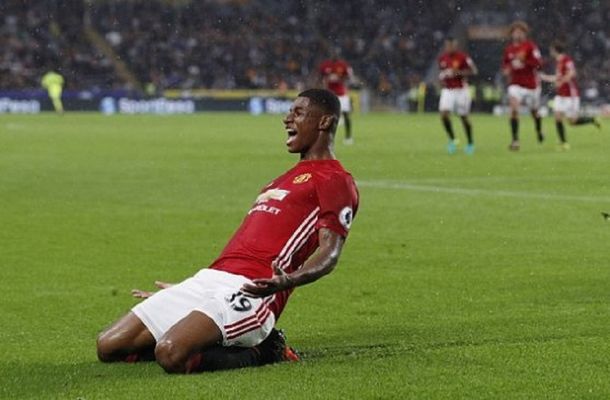 Manchester United superó al Hull City en la última pelota