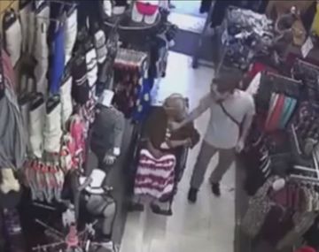 VIDEO: Le robó a una señora de 93 años