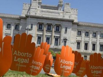 Es ley la despenalización del aborto en Uruguay