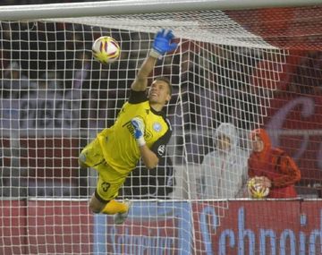 César Rigamonti se atajó todo ante Defensa y Justicia