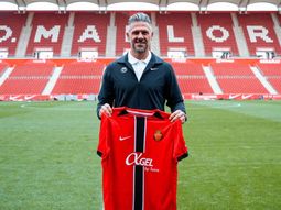 el mensaje de demichelis en su presentacion en mallorca: que sigan... el mensaje de demichelis en su presentacion en mallorca: que sigan...