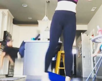 Quiso hacerle una broma a su esposa y se dio un terrible golpe