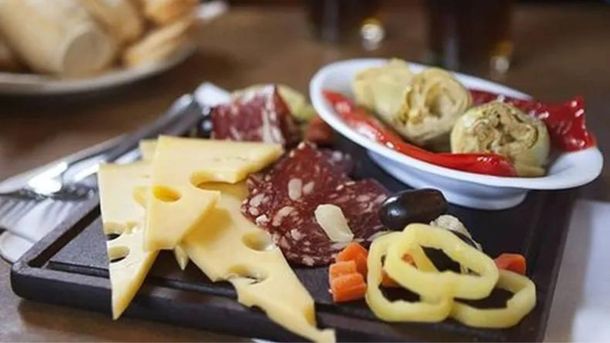Este bodegón porteño presenta en su menú los mejores fiambres de Buenos Aires. 