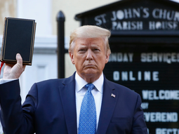 Donald Trump revoca estatus legal a migrantes que ingresaron a Estados Unidos con la app CBP One. Donald Trump revoca estatus legal a migrantes que ingresaron a Estados Unidos con la app CBP One.