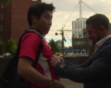 Se encontró con un rugbier y casi se desmaya