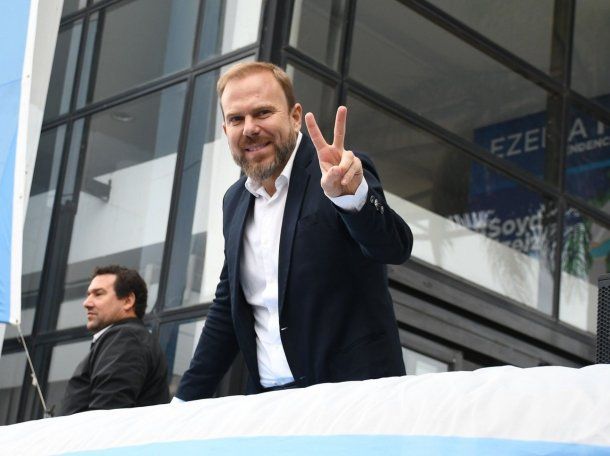 El intendente de Ezeiza, tras el incendio: Hay cinco empresas que desaparecieron