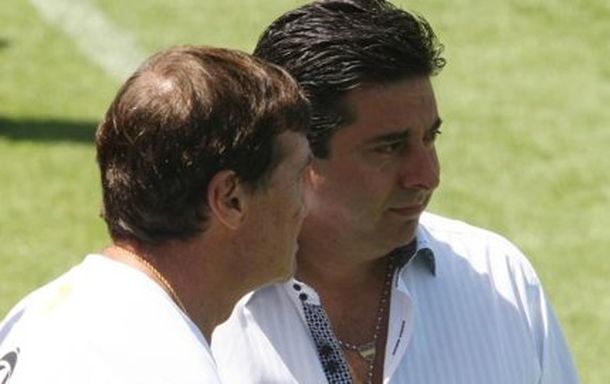 Angelici aseguró la continuidad de Falcioni luego de la final