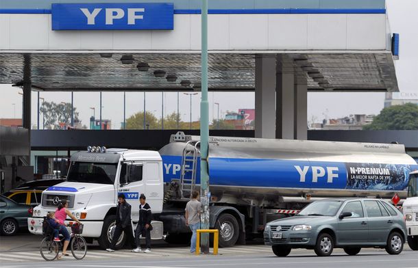 Descartan cambios en precios del combustible por acuerdo con Chevron