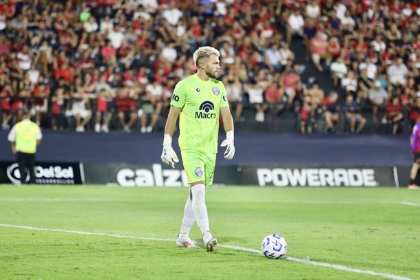 Con Keylor Navas en la tribuna y Éver Banega errando un penal, Newells cayó de local con Independiente Rivadavia