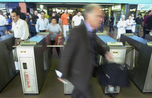 Se acaban los colados: informatizarán las boleterías de los trenes metropolitanos