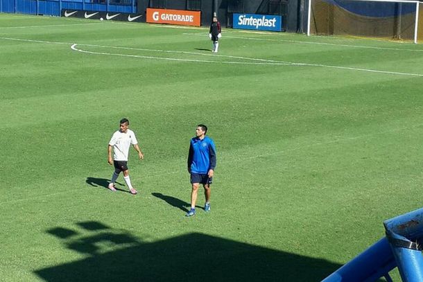 Riquelme volvió a jugar al fútbol después de dos meses fuera de las canchas