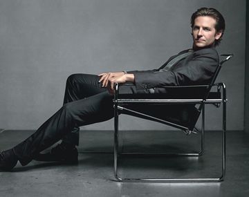 Bradley Cooper, cómodo en la casa de su madre