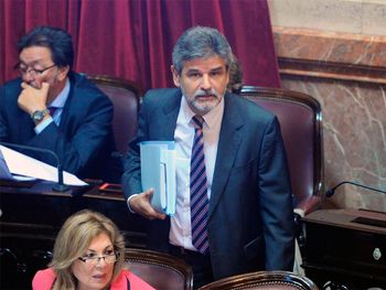 Filmus adelantó que quiere renovar su banca de senador