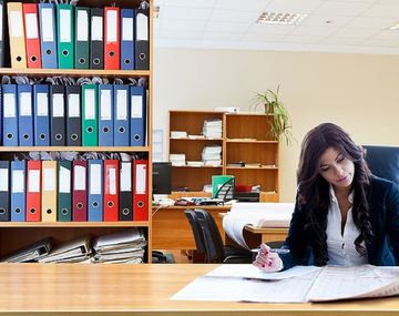 Mujer trabajando. Foto ilustrativa.