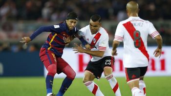 El brasileño la pisa ante la marca de Gabriel Mercado en la final del Mundial de Clubes El brasileño la pisa ante la marca de Gabriel Mercado en la final del Mundial de Clubes