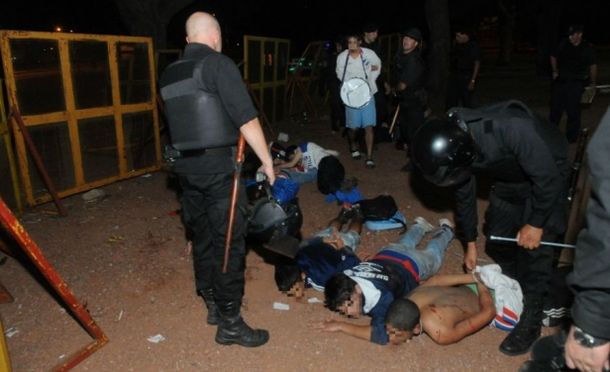 Tras los incidentes en la Libertadores, Uruguay decide retirar la policía de las canchas