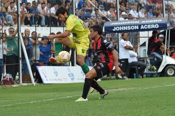 Defensa perdió con Patronato y le allana el camino a Racing