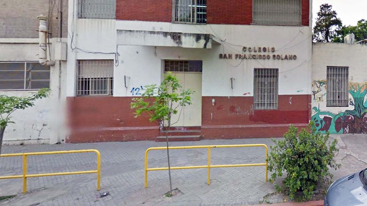 Violencia escolar: un alumno golpeó a otro y le quebró el maxilar