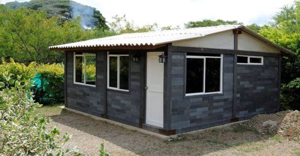 El revolucionario sistema que usa ladrillos de plástico reciclado para construir casas en cinco días