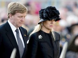 maxima y guillermo, en su primer acto oficial como reyes maxima y guillermo, en su primer acto oficial como reyes