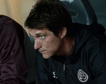 ¿De qué se quejó Barros Schelotto tras la goleada sufrida en el Bajo Flores?