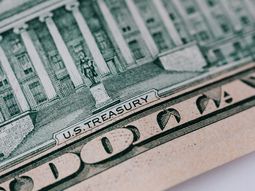 El dólar en Uruguay superó el piso de los $39 en la primera jornada de mayo. El dólar en Uruguay superó el piso de los $39 en la primera jornada de mayo.