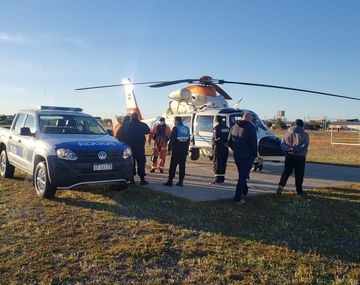 Paseo en gomón trágico: hallan el cuerpo de una chica de 21 años y buscan al hermanito de 4