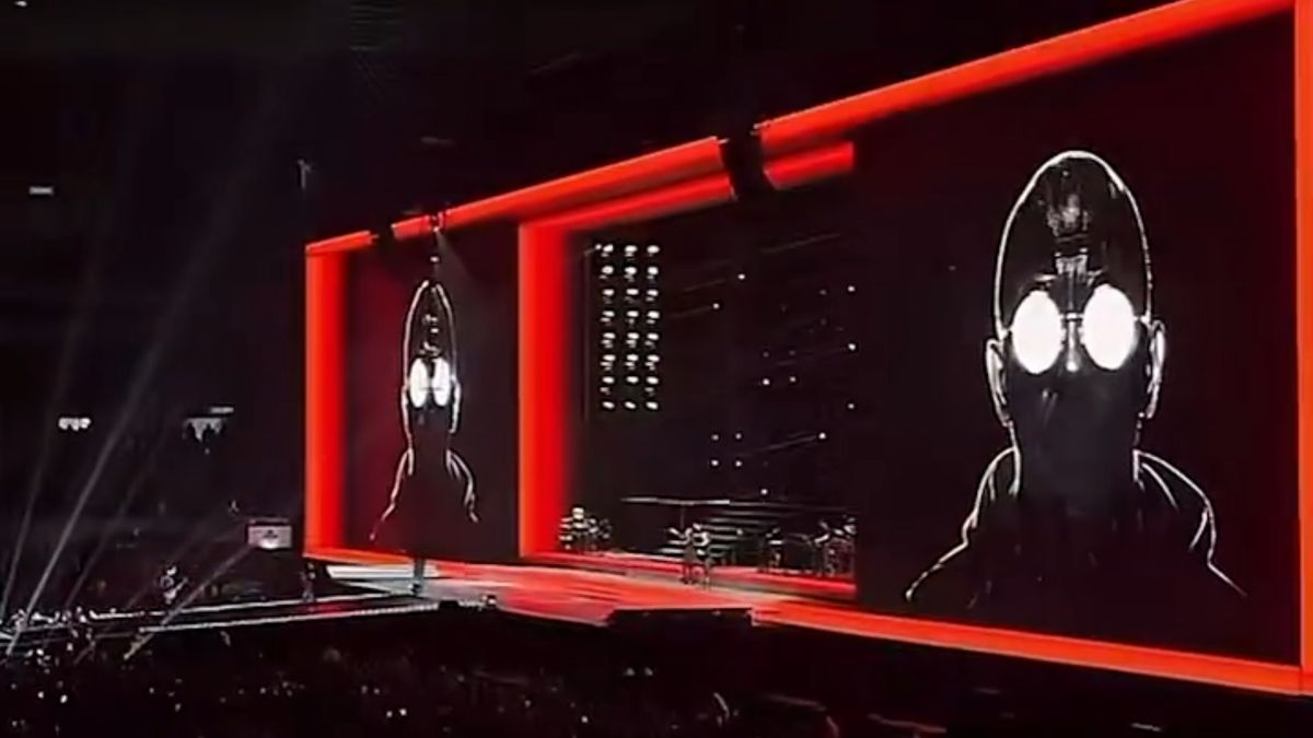El pogo más grande del pop: Lali cerró su show en River cantando Jijiji en  homenaje a Indio Solari