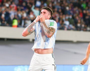 El agradecimiento de los chicos de Deportivo Belgrano para De Paul por invitarlos a ver a la Selección Argentina