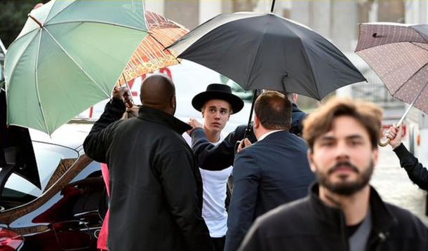 Justin Bieber fue notificado en Roma de la orden de arresto internacional
