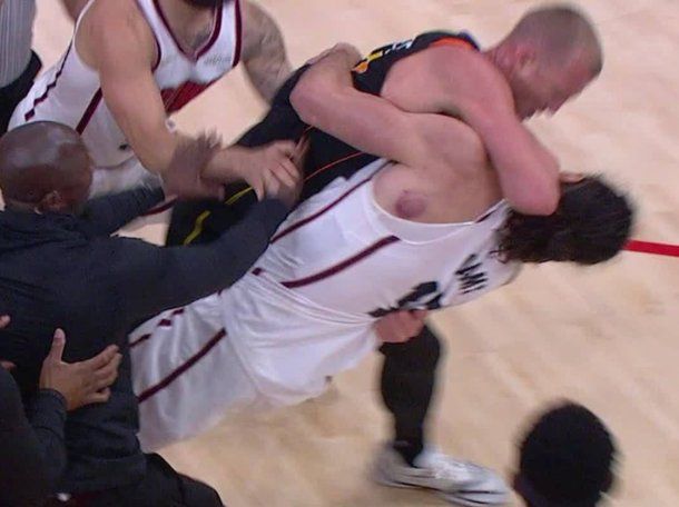 Video: la feroz pelea entre dos figuras de la NBA que terminó en escándalo