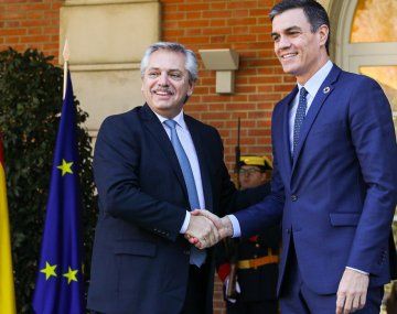 Alberto se reunió con el presidente de España en el marco de su gira por Europa