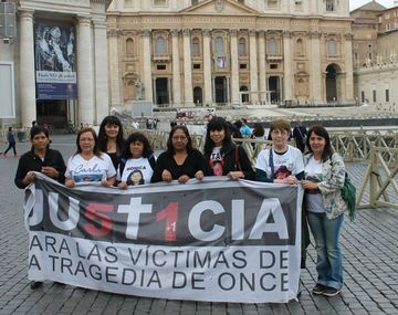 Familiares de víctimas de Once esperan al Papa