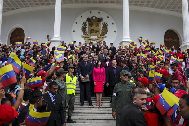 La ANC de Maduro tomó juramento a los 18 gobernadores oficialistas
