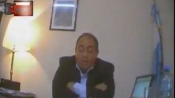 renuncio un funcionario tras ser filmado pidiendo coimas renuncio un funcionario tras ser filmado pidiendo coimas