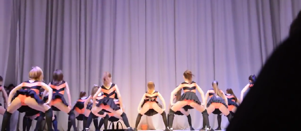 Un video de estudiantes bailando demasiado sexy causa polémica en Rusia