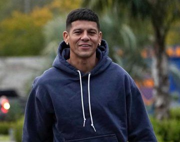 Marcos Rojo tuvo su primer entrenamiento en Racing en medio de un insólito conflicto reglamentario