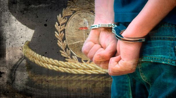 Escándalo con dos policías de la Bonaerense: pasaron del otro lado del mostrador