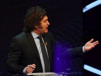 La cuenta de Massa expuso con archivos las contradicciones de Milei