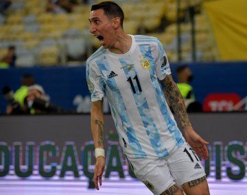 ¿Otra vez Toti? Pasman pidió de rodillas que Di María no jugará más y el Fideo la metió adentro